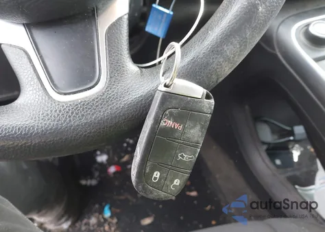 2015 Chrysler 200 Limited z USA, uszkodzony, nr VIN 1C3CCCAB5FN609736